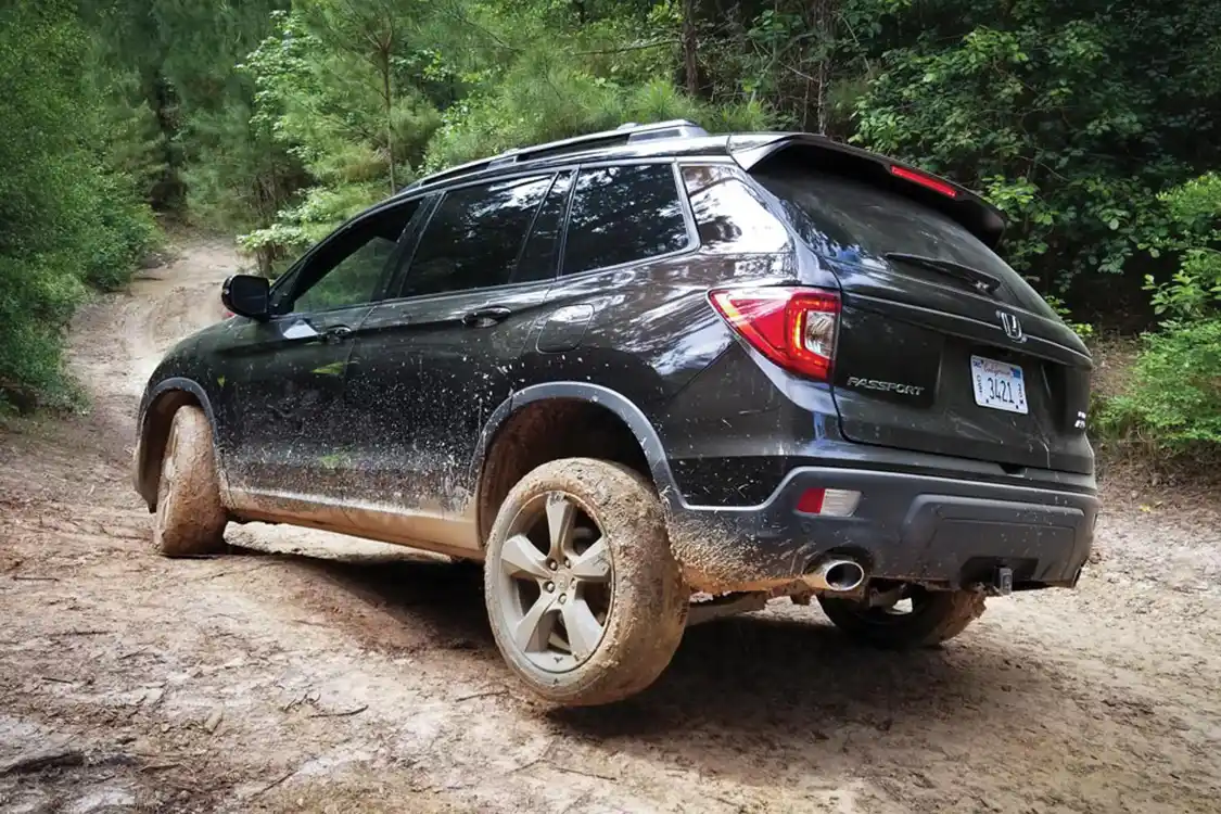 2019 Honda Passport Elite SUV side view