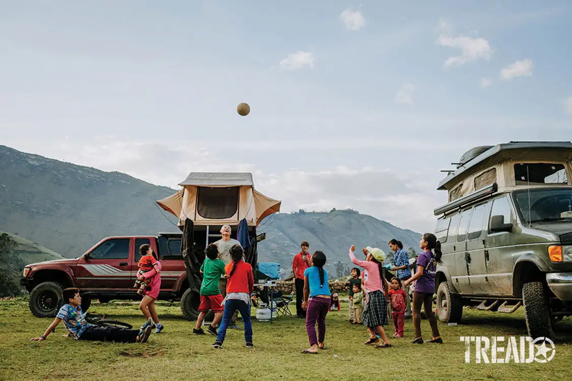 An impromptu game of volleyball in Dos de Mayo